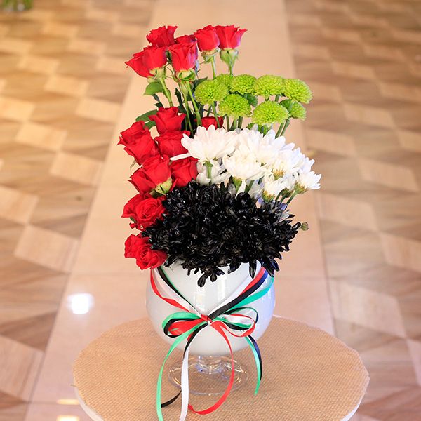 uae-flag-flower-arrangement-in-center-piece-florist-dubai